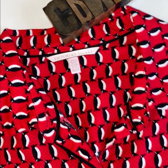VICTORIA’S SECRET Flannel 🐧Penguin Print PJ Top ONLY - Picture 4 of 8
